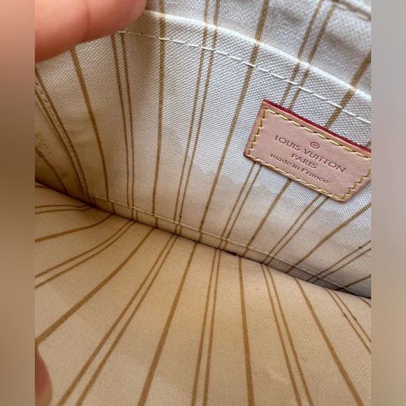 LOUIS VUITTON wristlet purse - Picture 7 of 9